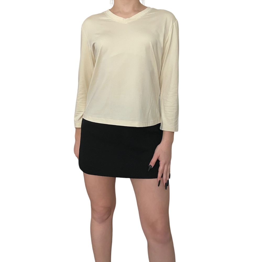 4/$25 Austin Clothing Co. pastel yellow top